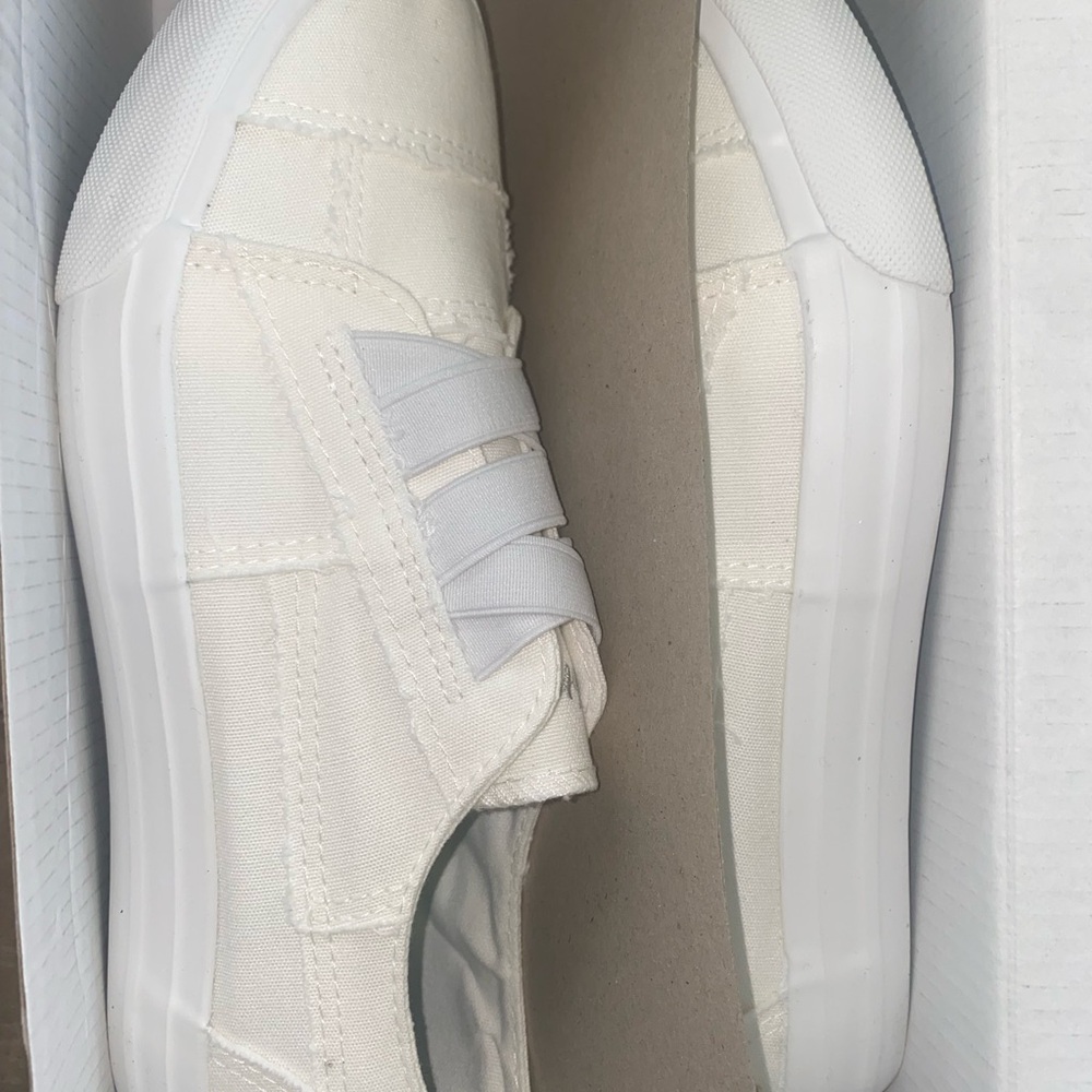 Women’s sneakers